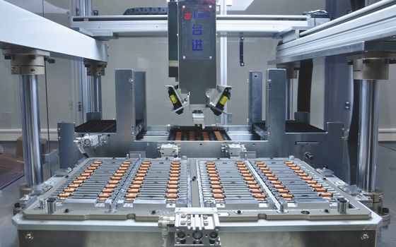 Keakuratan Tinggi Mesin Pengurut Wafer Otomatis Operasi Mudah